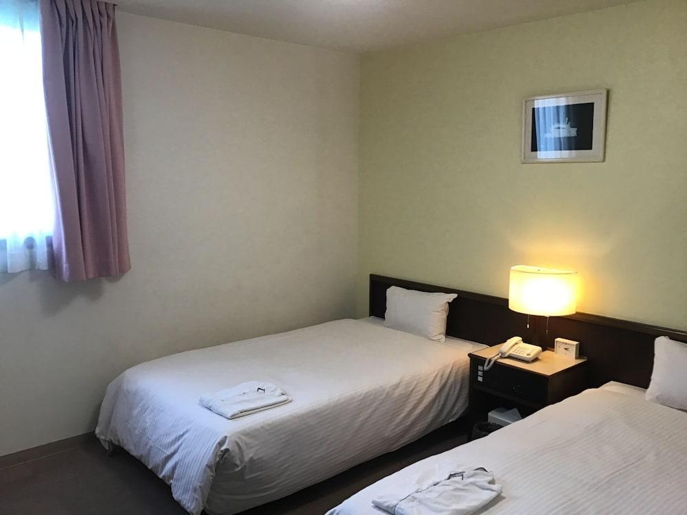 Hotel Rapport Senjukaku 2*