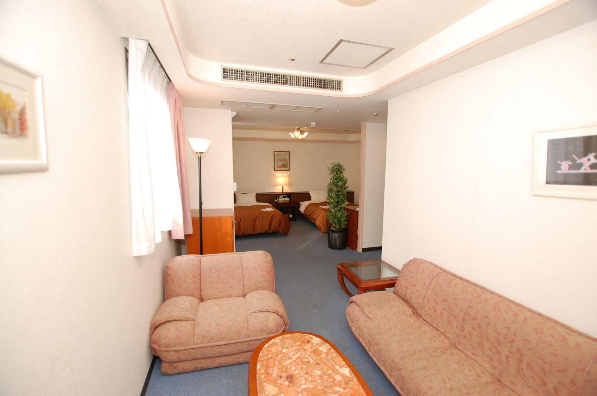 Hotel Rapport Senjukaku 2*